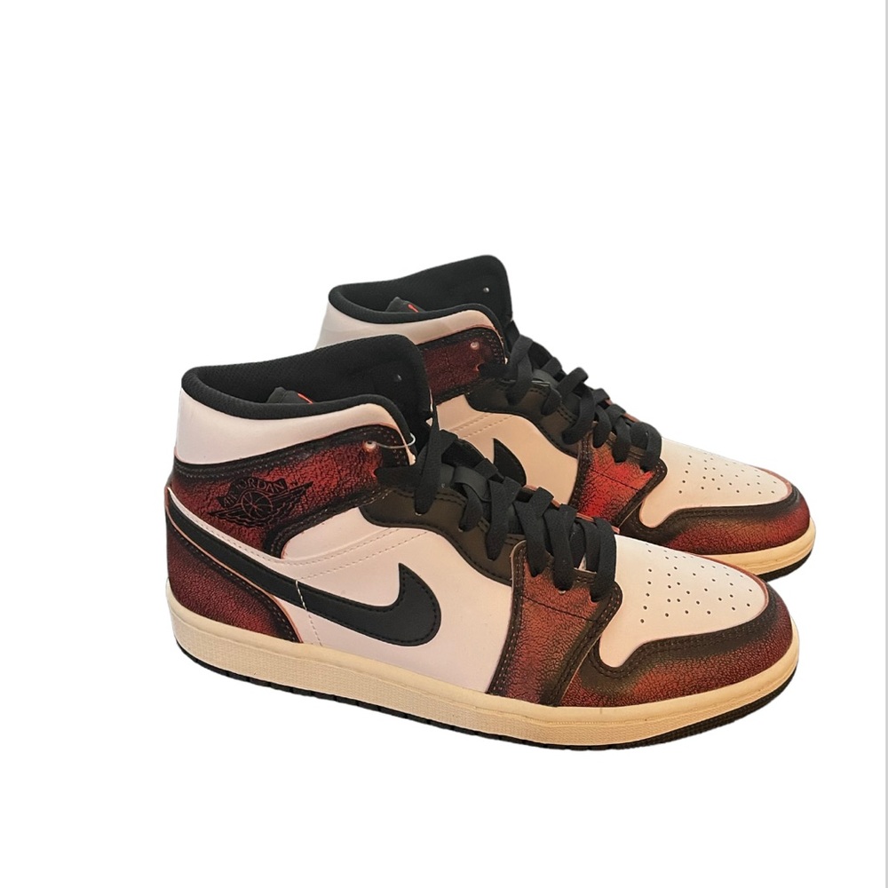 NWOB Mens Air Jordan 1 Mid SE